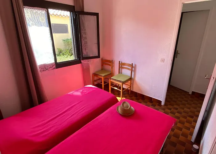 Mitoyenne T2 Avec Climatisation Et Parking, Face A La Mer, 4 Pers - Fr-1-798-58 * Leucate